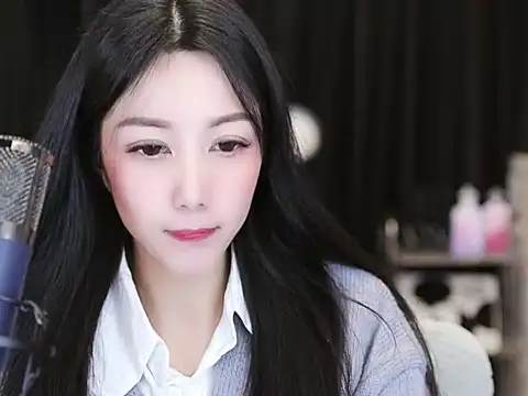 Nuyoah-77 online show from 02/01/25, 04:11