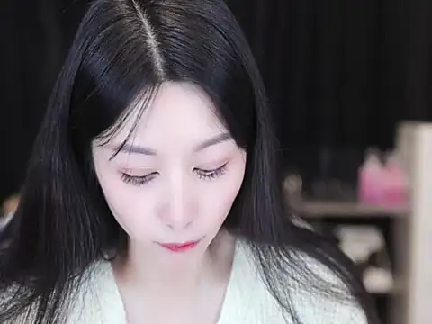 Nuyoah-77 online show from 10/19/25, 03:56