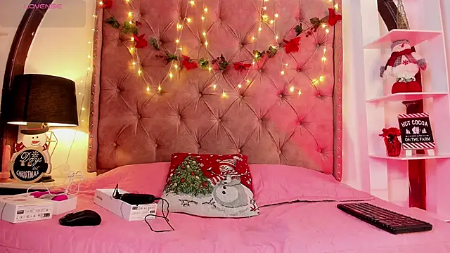 LadyAvalon online show from 12/19/24, 08:02