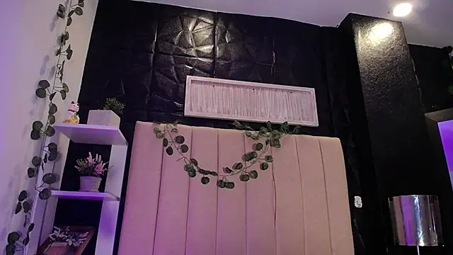 Mia Rinn online show from 01/22/25, 04:02