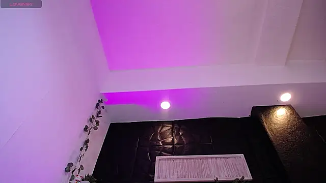 Mia Rinn online show from 02/12/25, 04:00