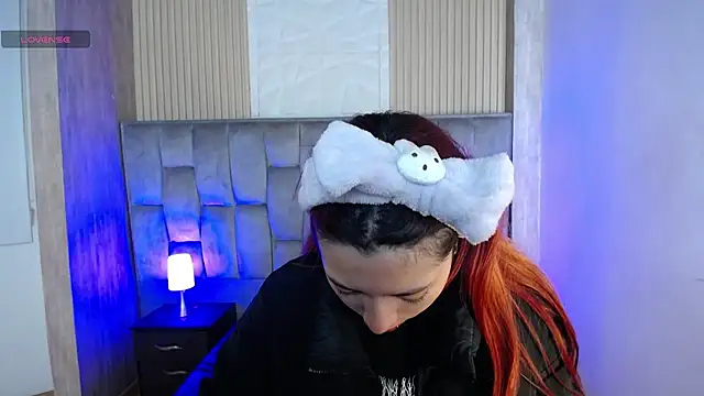 Mia Rinn online show from 10/15/25, 01:55