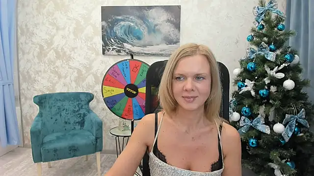 AgathaKlouin online show from 12/25/24, 01:42