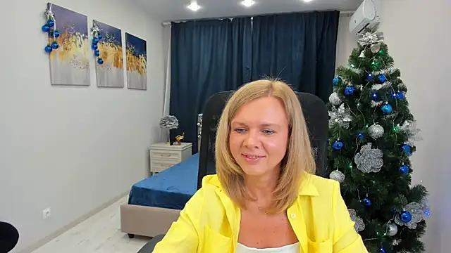 AgathaKlouin online show from 12/26/24, 07:49