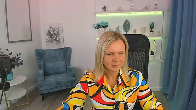 AgathaKlouin online show from 10/09/25, 07:23