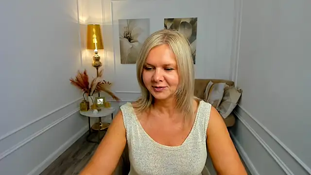 AgathaKlouin online show from 06/14/26, 11:23