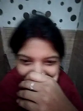 Snapshot of Hotty-Divya chatting on 11/05/25, 01:11 Hotty-Divya online show from 11/05/25, 01:11