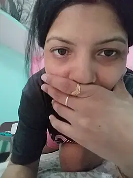 Snapshot of Hotty-Divya chatting on 05/22/26, 05:36 Hotty-Divya online show from 05/22/26, 05:36