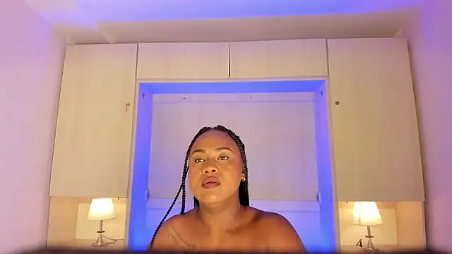 Snapshot of EmilyyStuart chatting on 01/17/26, 04:06 EmilyyStuart online show from 01/17/26, 04:06