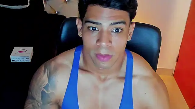 Snapshot of Andrew_wolf7 chatting on 11/23/25, 04:01 Andrew wolf7 online show from 11/23/25, 04:01