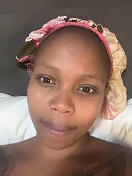 Snapshot of InkLady444 chatting on 11/10/25, 11:04 InkLady444 online show from 11/10/25, 11:04