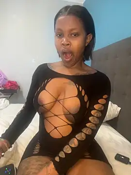 Snapshot of InkLady444 chatting on 11/23/25, 07:19 InkLady444 online show from 11/23/25, 07:19