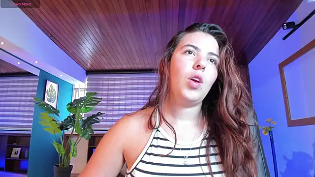 Snapshot of Lyssa_Muller chatting on 10/09/25, 01:20 Lyssa Muller online show from 10/09/25, 01:20