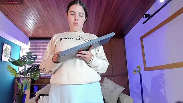 Snapshot of Lyssa_Muller chatting on 10/21/25, 02:29 Lyssa Muller online show from 10/21/25, 02:29