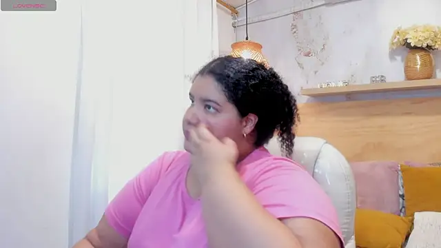 Snapshot of Miley_Collins chatting on 10/30/25, 08:31 Miley Collins online show from 10/30/25, 08:31