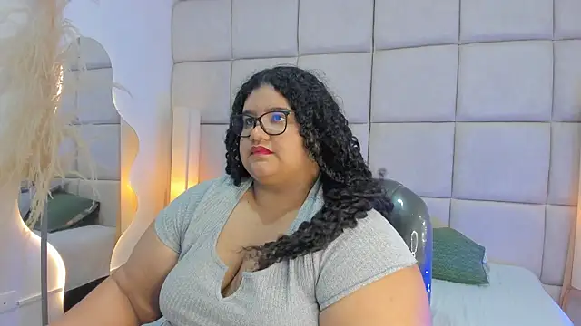 Snapshot of Miley_Collins chatting on 11/15/25, 07:54 Miley Collins online show from 11/15/25, 07:54