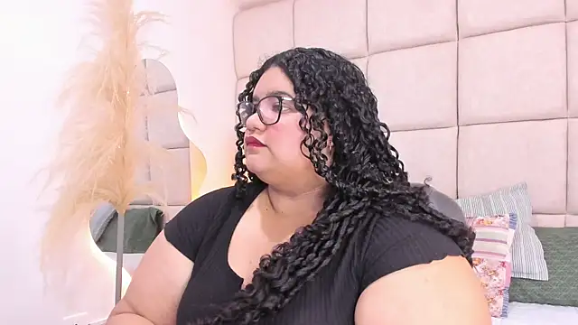 Snapshot of Miley_Collins chatting on 11/19/25, 07:47 Miley Collins online show from 11/19/25, 07:47