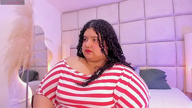 Snapshot of Miley_Collins chatting on 11/21/25, 07:23 Miley Collins online show from 11/21/25, 07:23