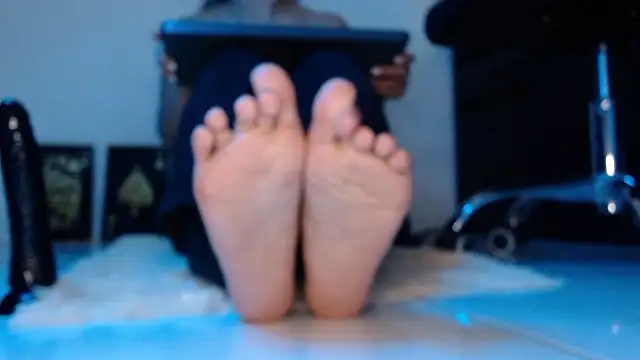 Snapshot of latinfeet-qos chatting on 12/03/24, 05:42 latinfeet-qos online show from 12/03/24, 05:42