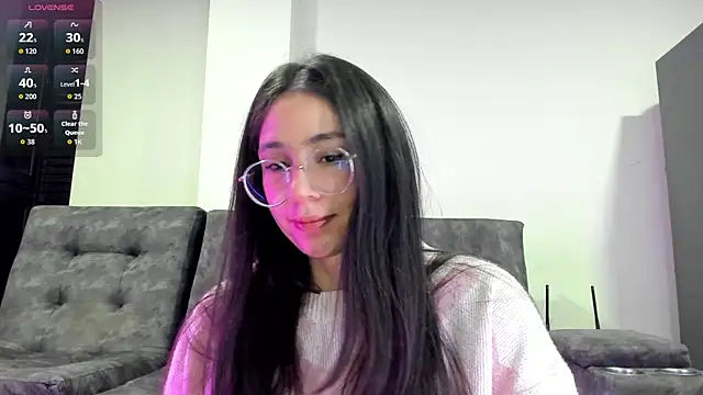 Snapshot of emmadiaz1 chatting on 11/06/25, 03:40 emmadiaz1 online show from 11/06/25, 03:40