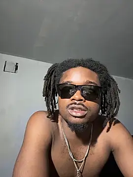 SluttyLyfe4L online show from 05/17/26, 11:06