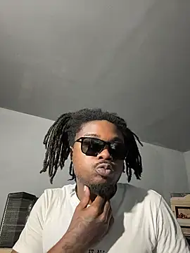 SluttyLyfe4L online show from 05/18/26, 09:31