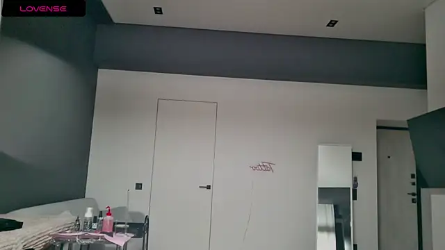 Snapshot of white_King9999 chatting on 11/17/25, 03:56 white King9999 online show from 11/17/25, 03:56