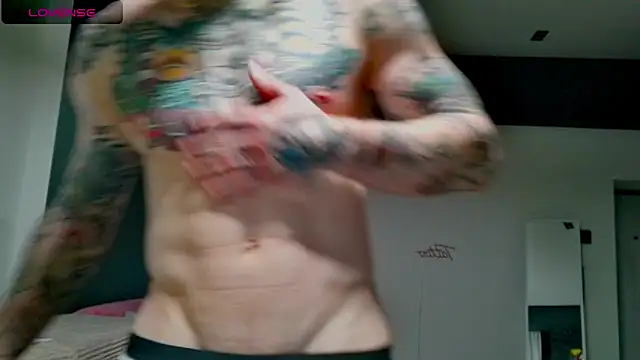 Snapshot of white_King9999 chatting on 12/01/25, 03:44 white King9999 online show from 12/01/25, 03:44