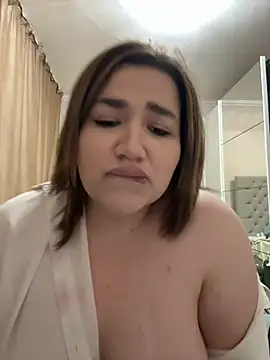 Leya  Droit online show from 01/05/25, 01:24