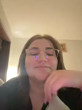 Leya  Droit online show from 02/02/25, 01:55