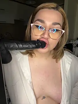 Leya  Droit online show from 02/22/25, 03:47