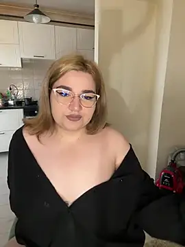 Leya  Droit online show from 03/19/25, 07:18