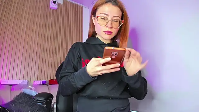 alessandra shayk6 online show from 02/18/25, 11:44