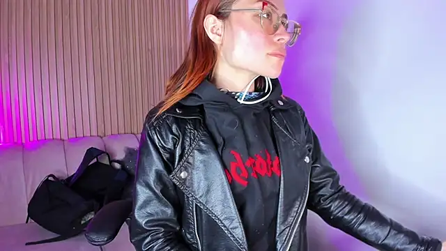 alessandra shayk6 online show from 02/20/25, 11:53