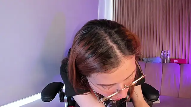 alessandra shayk6 online show from 03/13/25, 10:10