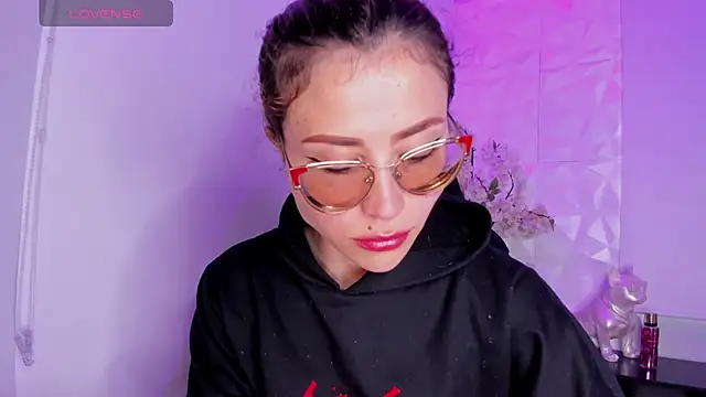 alessandra shayk6 online show from 03/20/25, 12:43