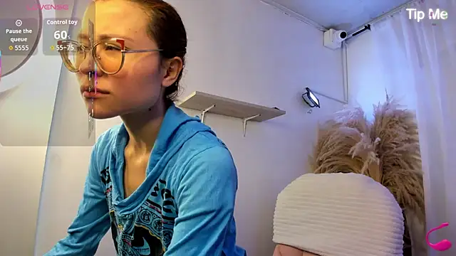alessandra shayk6 online show from 09/10/25, 01:44