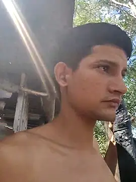 Snapshot of Valentinacuc chatting on 09/21/25, 02:51 Valentinacuc online show from 09/21/25, 02:51