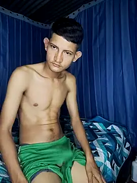 Snapshot of Valentinacuc chatting on 09/24/25, 10:40 Valentinacuc online show from 09/24/25, 10:40