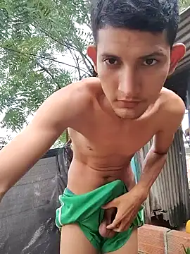 Snapshot of Valentinacuc chatting on 10/14/25, 12:17 Valentinacuc online show from 10/14/25, 12:17