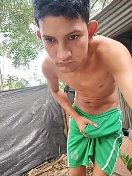 Snapshot of Valentinacuc chatting on 11/11/25, 11:10 Valentinacuc online show from 11/11/25, 11:10