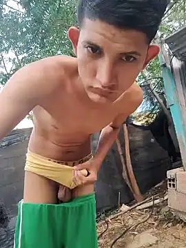 Snapshot of Valentinacuc chatting on 11/26/25, 11:44 Valentinacuc online show from 11/26/25, 11:44