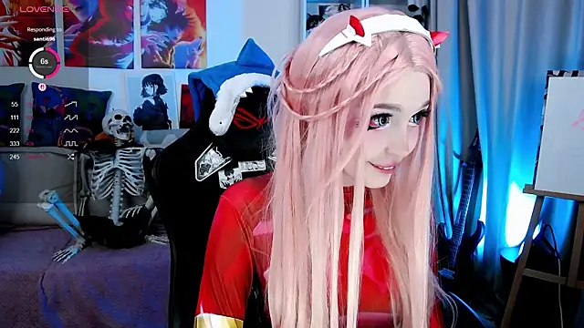 Snapshot of _Sparkland_ chatting on 11/19/25, 09:26 Sparkland online show from 11/19/25, 09:26