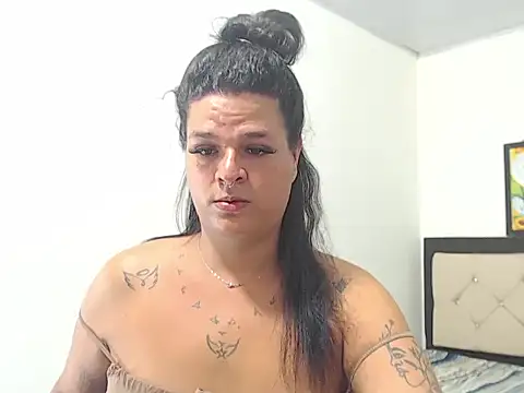 Snapshot of eloisaath chatting on 02/12/26, 02:34 eloisaath online show from 02/12/26, 02:34