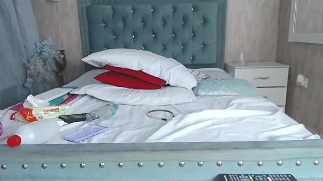 Alexa roussee online show from 01/25/25, 05:07