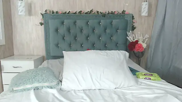 Alexa roussee online show from 02/07/25, 04:06