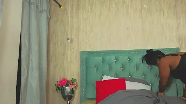 Alexa roussee online show from 10/15/25, 01:00