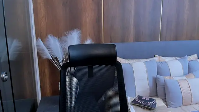AishaPeyton online show from 12/16/24, 11:18