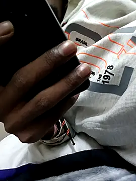 devilsam3327 online show from 12/19/25, 04:36