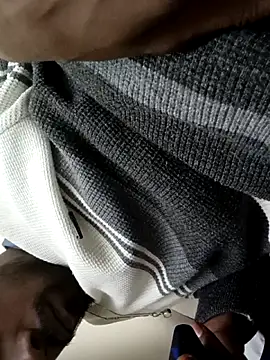 devilsam3327 online show from 12/22/25, 04:48